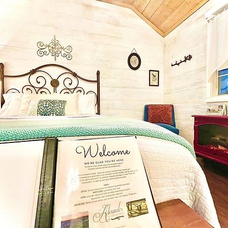 The Alexander At Creek Road Hotell Dripping Springs Exteriör bild