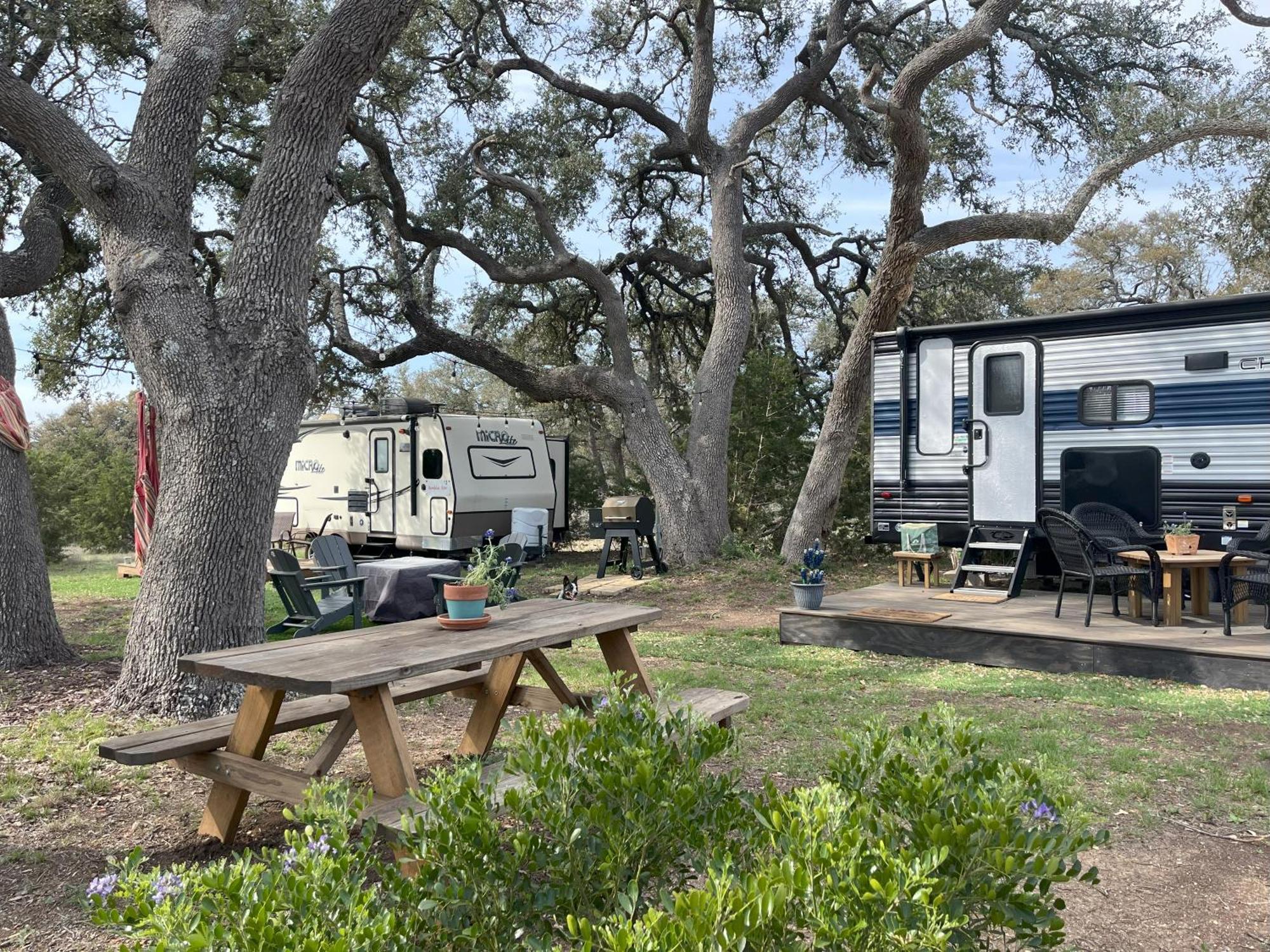The Alexander At Creek Road Hotell Dripping Springs Exteriör bild