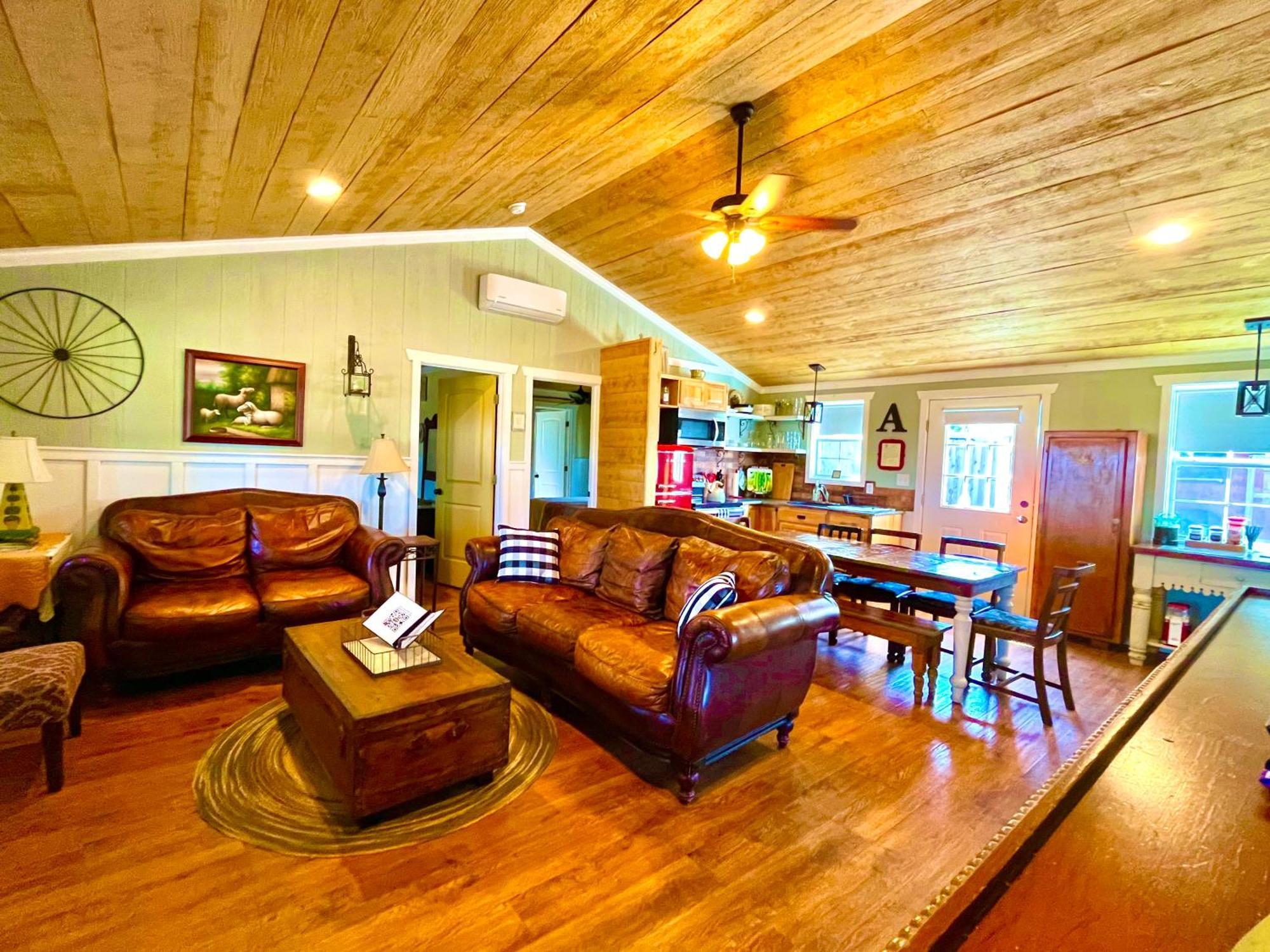 The Alexander At Creek Road Hotell Dripping Springs Exteriör bild