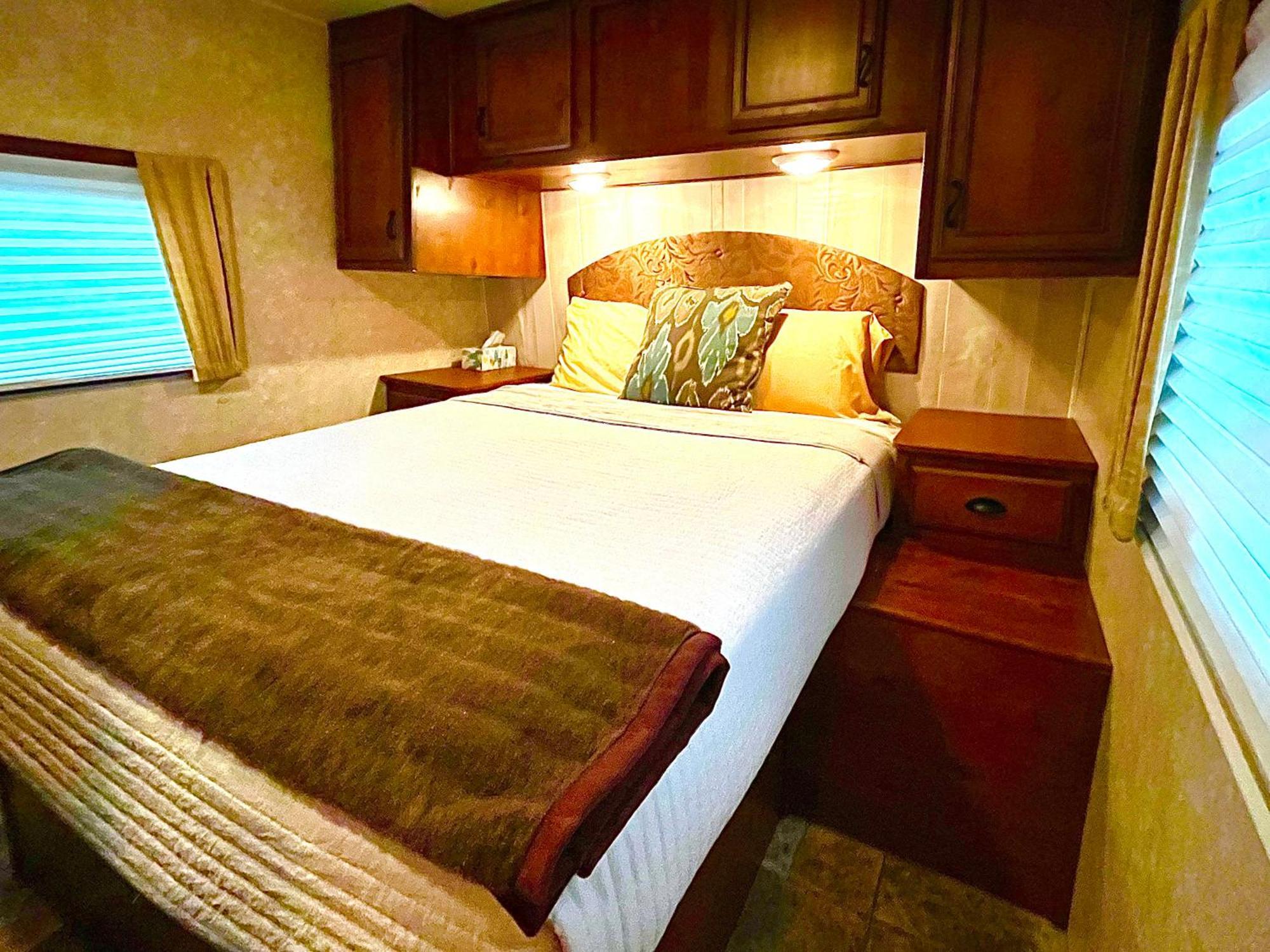 The Alexander At Creek Road Hotell Dripping Springs Exteriör bild